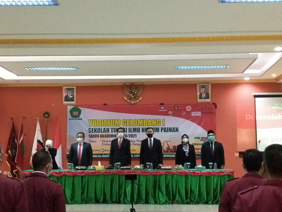 Dr. Dwi Seno Wijanarko, S.H., M.H., CPCLE memotivasi peserta Judisium Angkatan VI STIH PAINAN