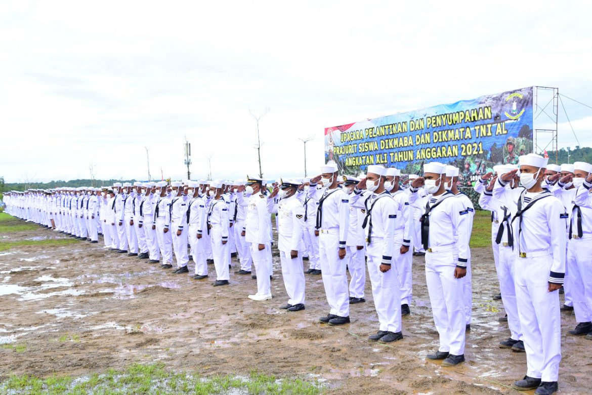Danlantamal XIV Sorong Hadiri Pelantikan Dikmaba dan Dikmata PK TNI AL Angkatan XLI Di Katapop