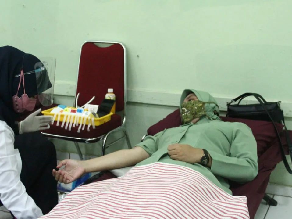 Resimen Armed 1 Kostrad Gelar Donor Darah Dalam Rangka HUT Ke -61 Kostrad