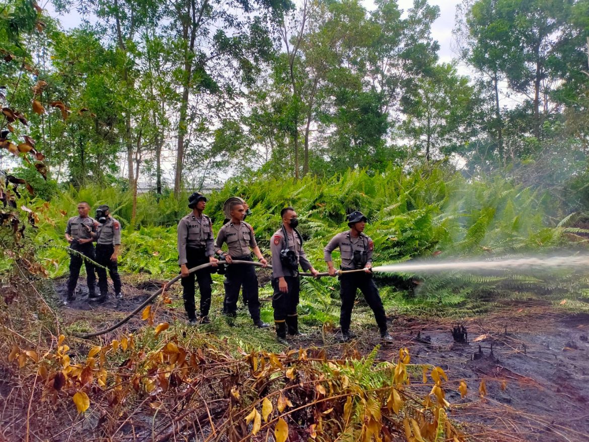 Sinergitas TNI Polri dalam menangani Karhutlah di Kubu Raya