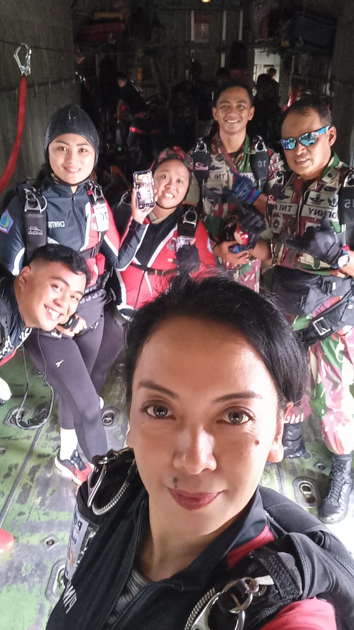 TNI AU Dukung Demo Udara HUT Kodam 13 Merdeka
