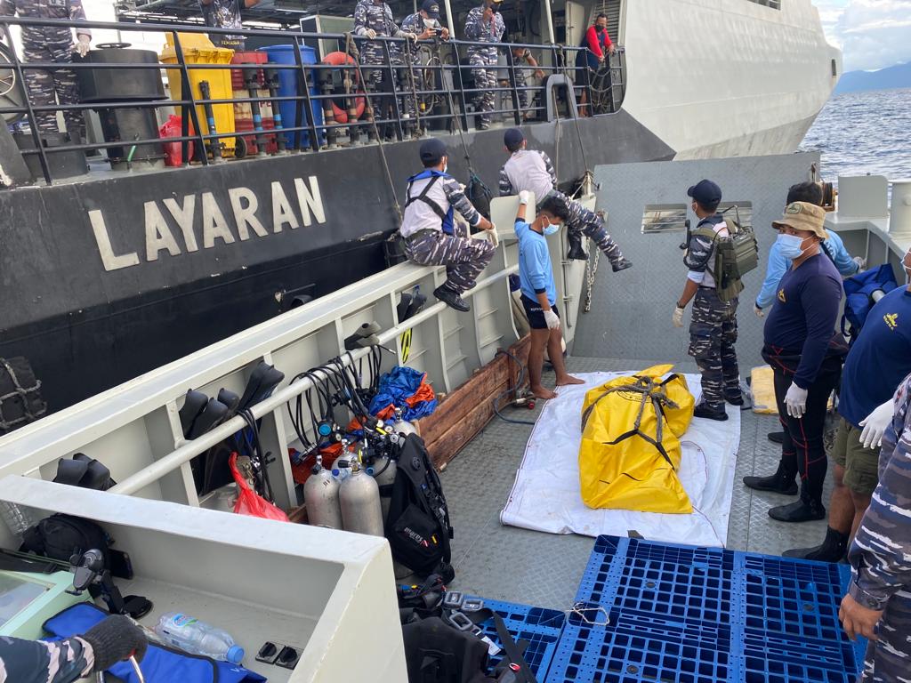 Guspurla Koarmada III Kerahkan Seluruh Kapal Perangnya Untuk Pencarian Korban Kapal Tenggelam di Perairan Halmahera Selatan