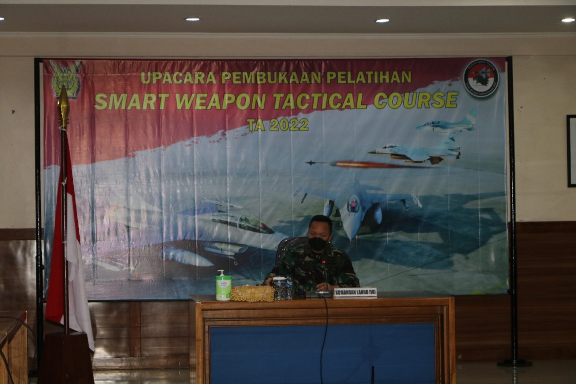 6 Penerbang Tempur TNI AU, Ikuti Smart Weapon Tactical Course